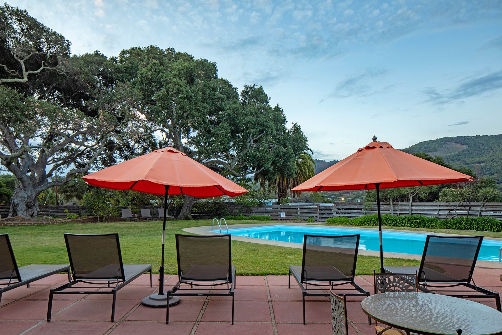 Blue Sky Lodge - Carmel Valley Village