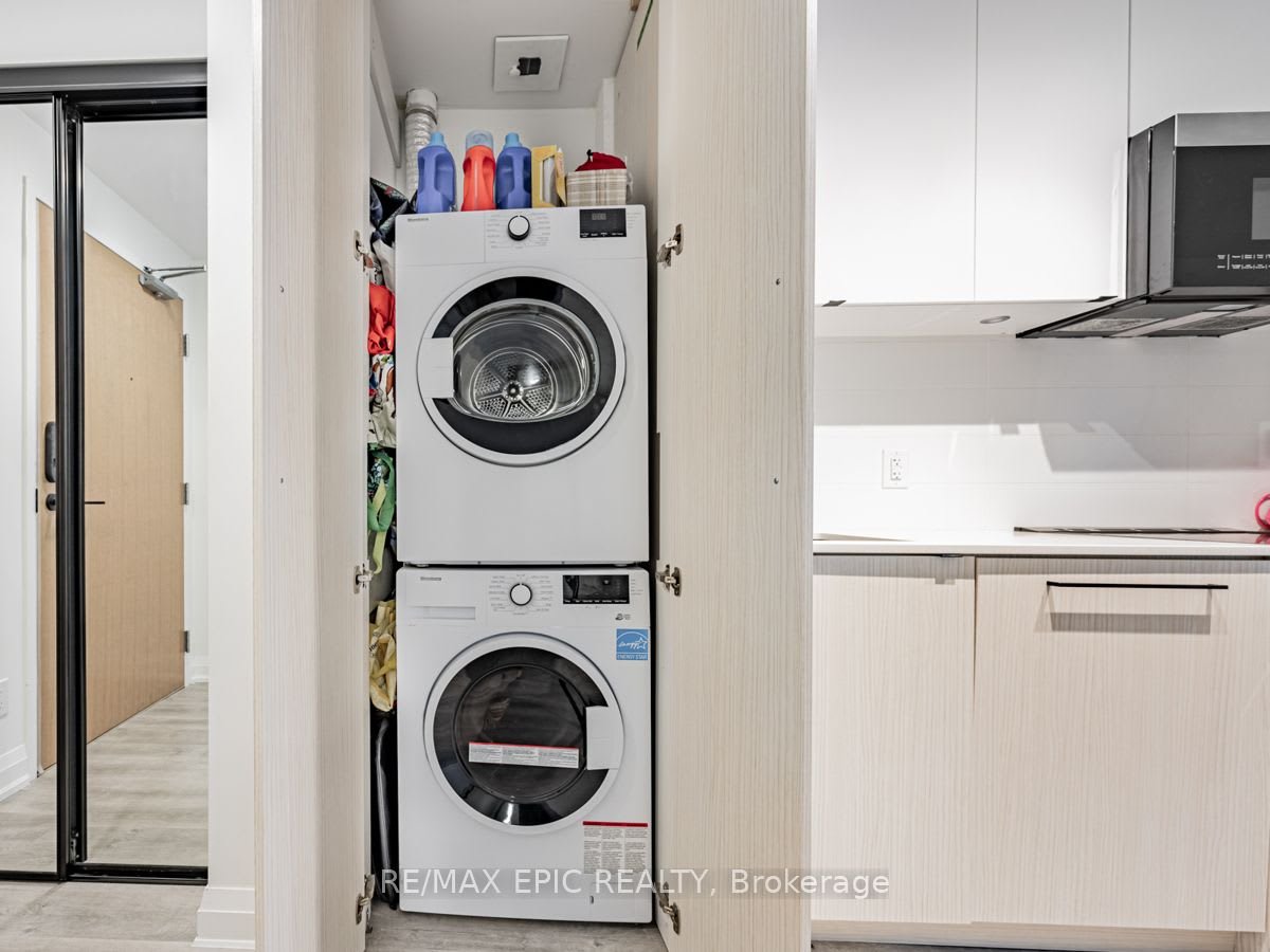 2369 Danforth Ave 317