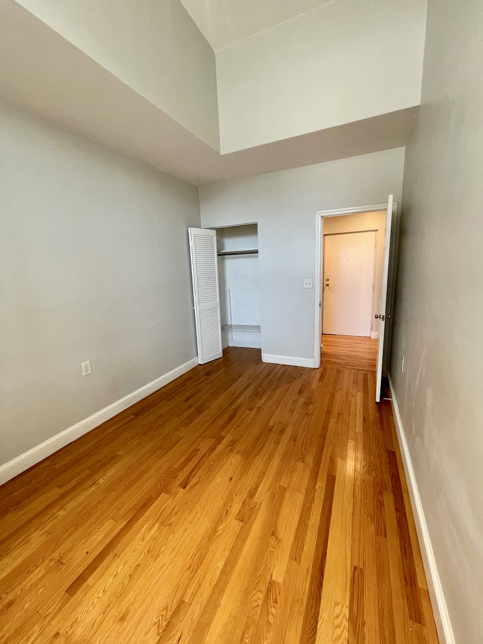 John Eliot Square - 2 Bed 1 Bath - w/ laundry, Pet Friendly, Parking and Common Roof Deck! 