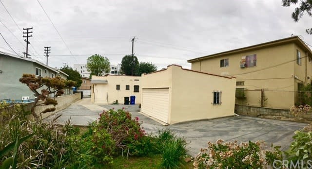 1107 S Hobart Boulevard