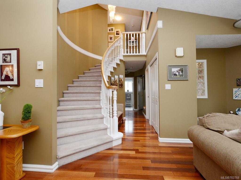 1370 Charles Pl