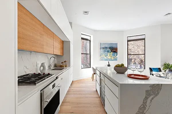 114 Sixth Avenue Unit: D