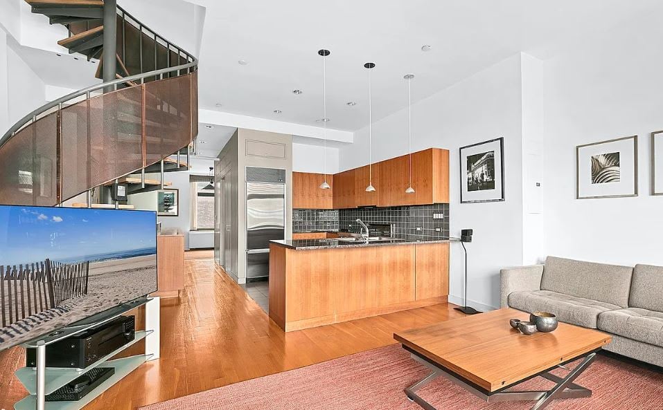 14 East 4th Street Unit: 1127