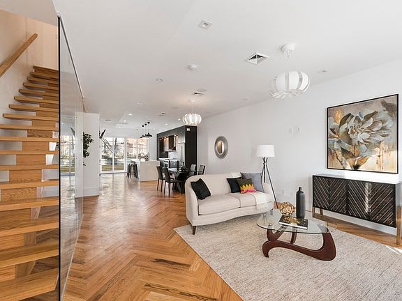 743 Hancock St.