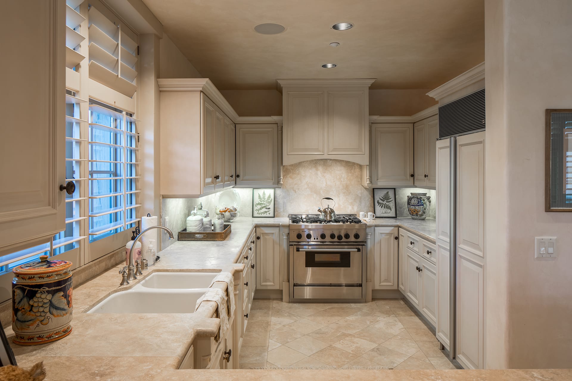 Downtown Carmel Luxury Condo - Dolores 3 SE of 7th # 1