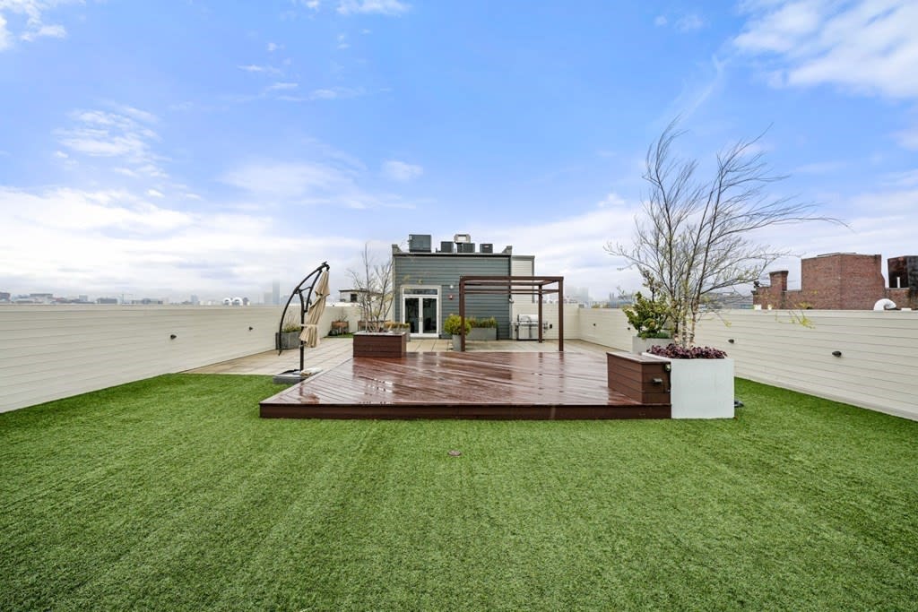 309 E Street, #22