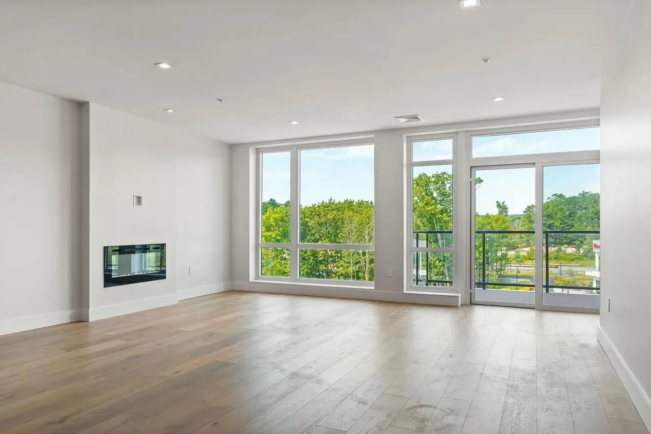 New Listing: 267 Us Route 1, 406, Falmouth, ME 04105 – $950,000