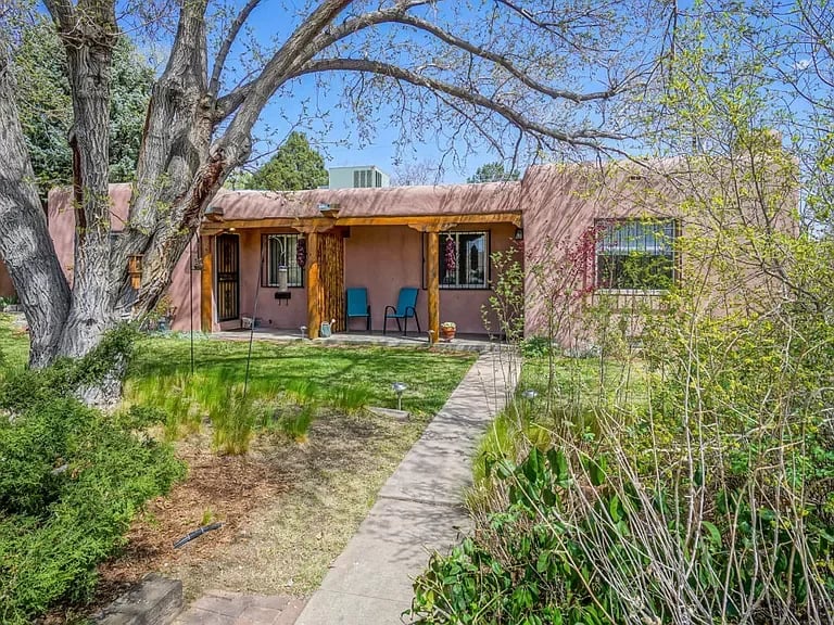 600 VALENCIA Drive 