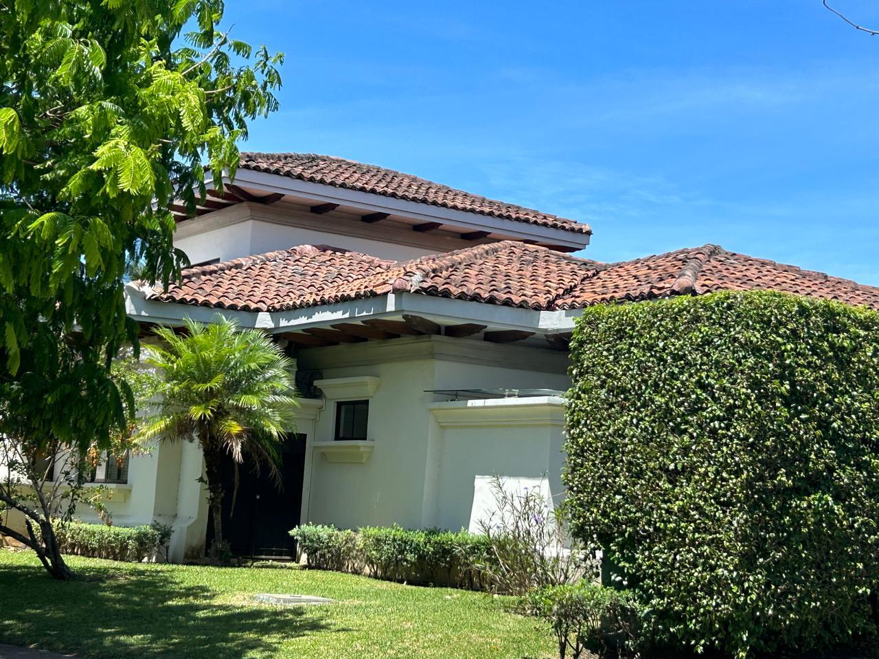 Single Level Gated Residence, Santa Ana, San Jose