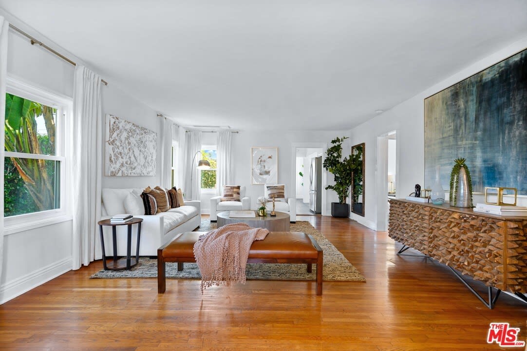 Spanish Fixer in Mar Vista