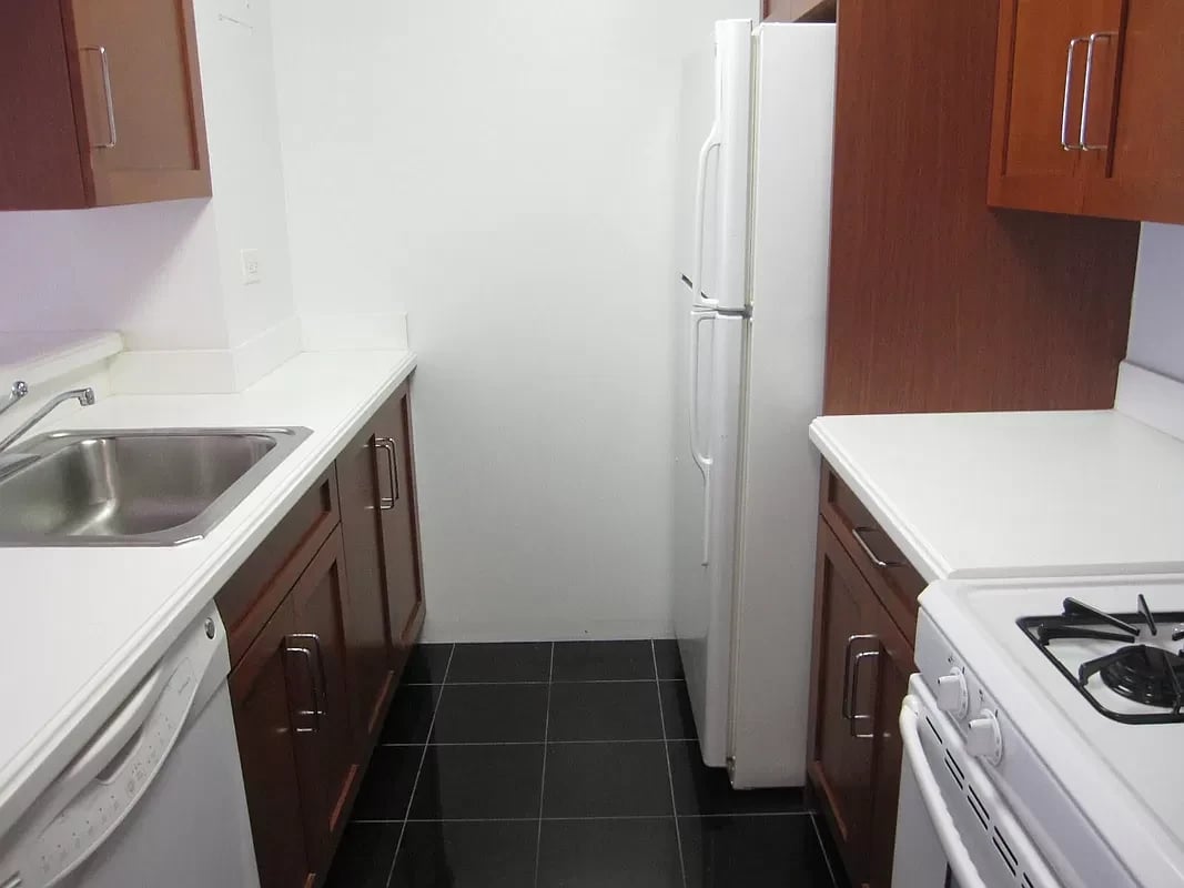 120 Saint Marks Place Unit: 4R