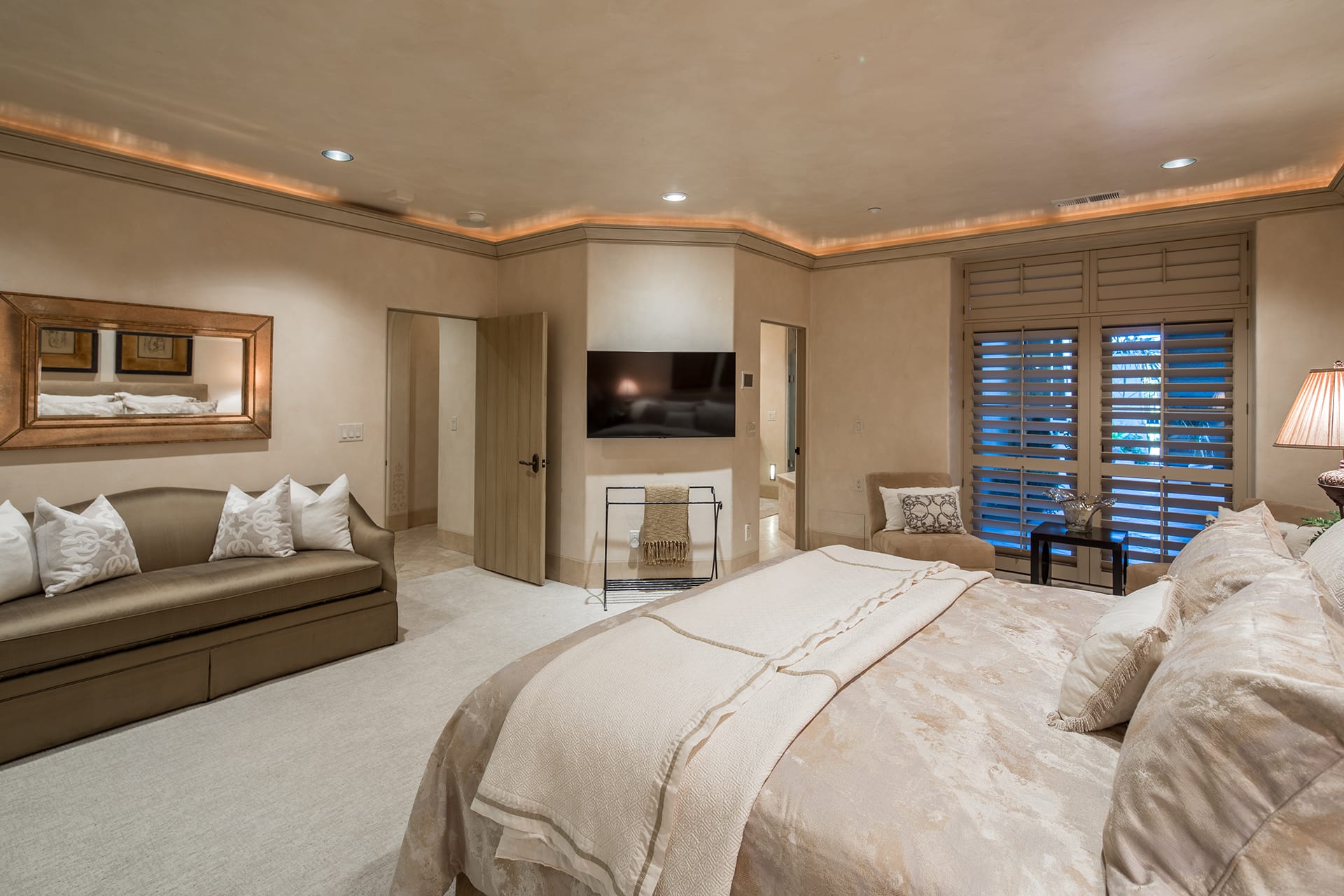 Downtown Carmel Luxury Condo - Dolores 3 SE of 7th # 1