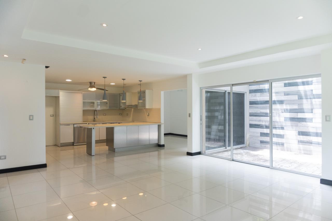 Contemporary Corner Gated Home, Santa Ana, San Jose