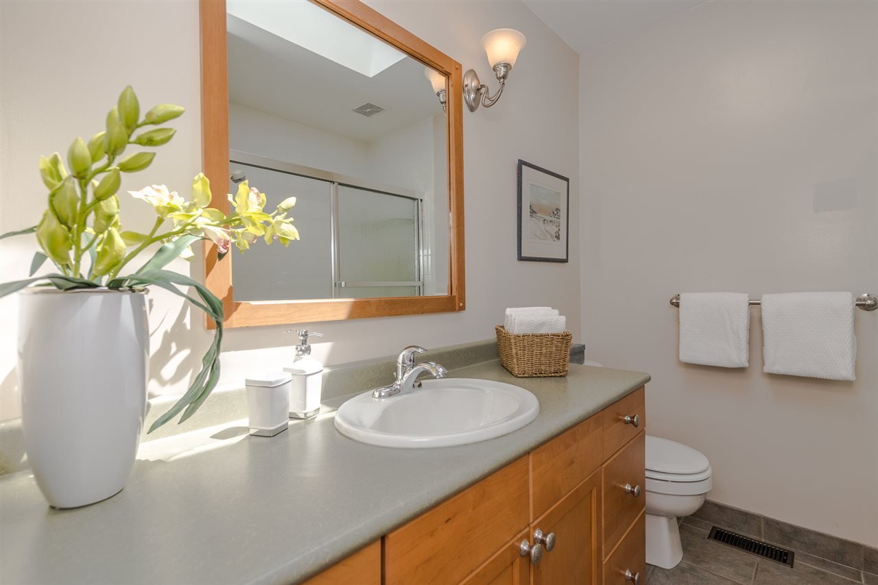 1196 Deep Cove Rd