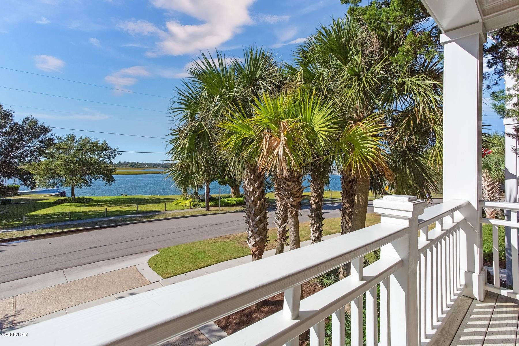 103 Island Dr