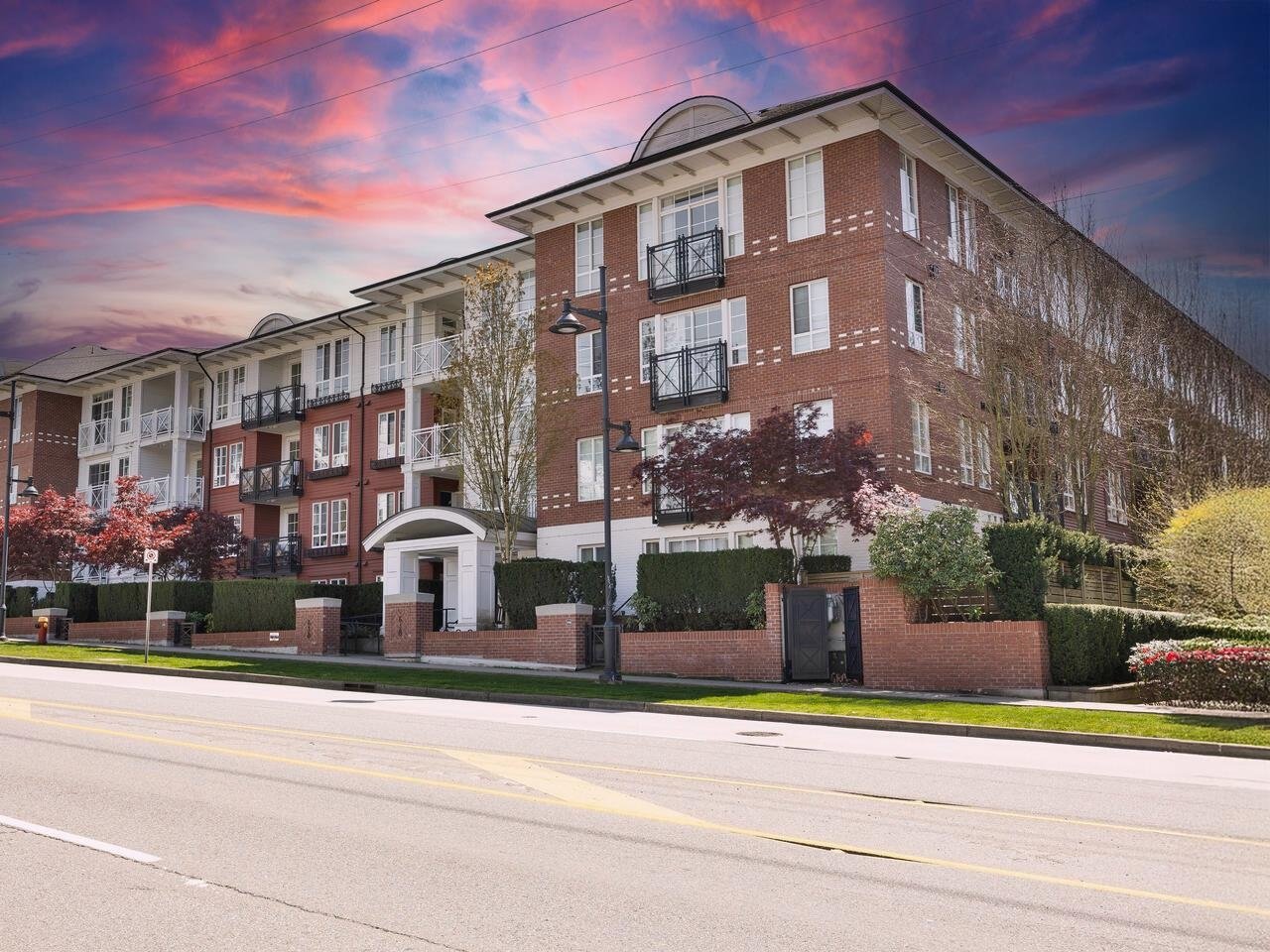 217-618 Como Lake Ave