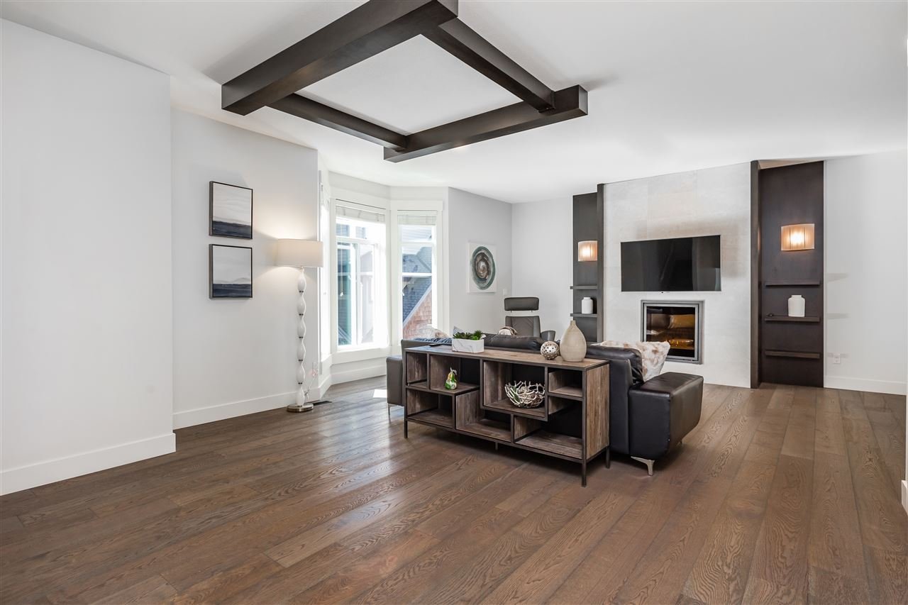 39-15977 26 Ave