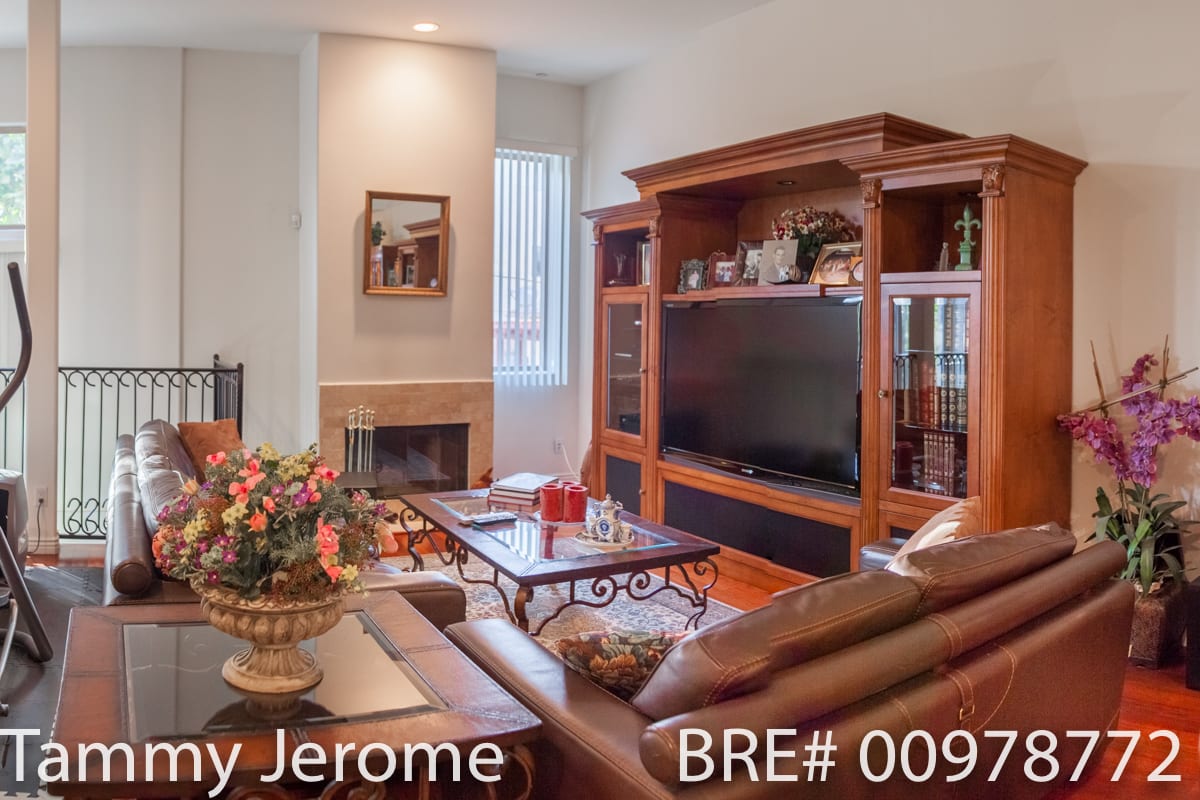11444 Moorpark St 104 & 103 Studio City, CA