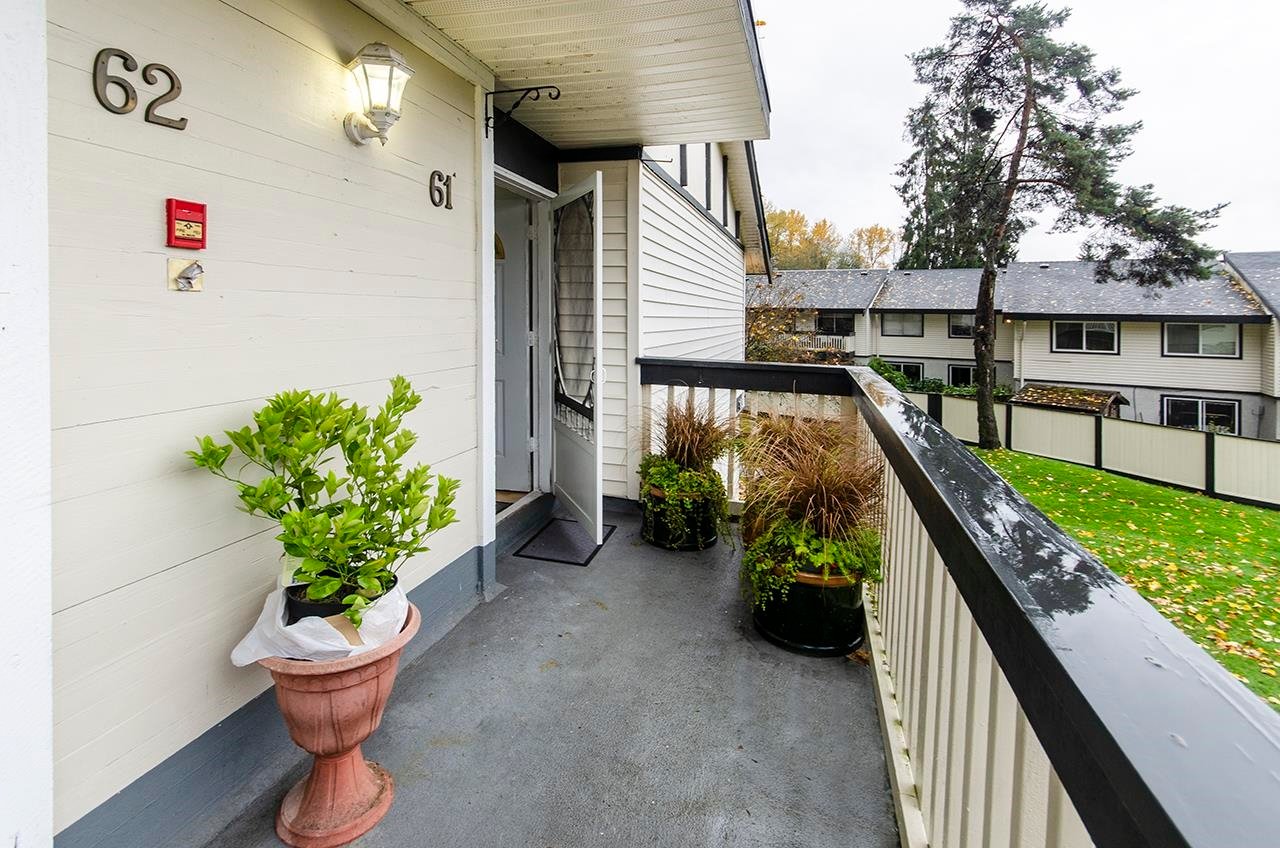 61-928 Premier St