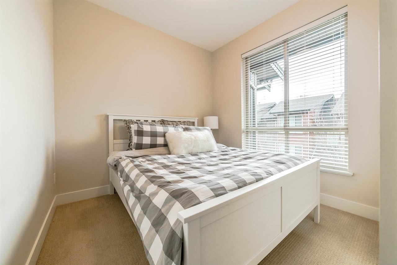 1-897 Premier St