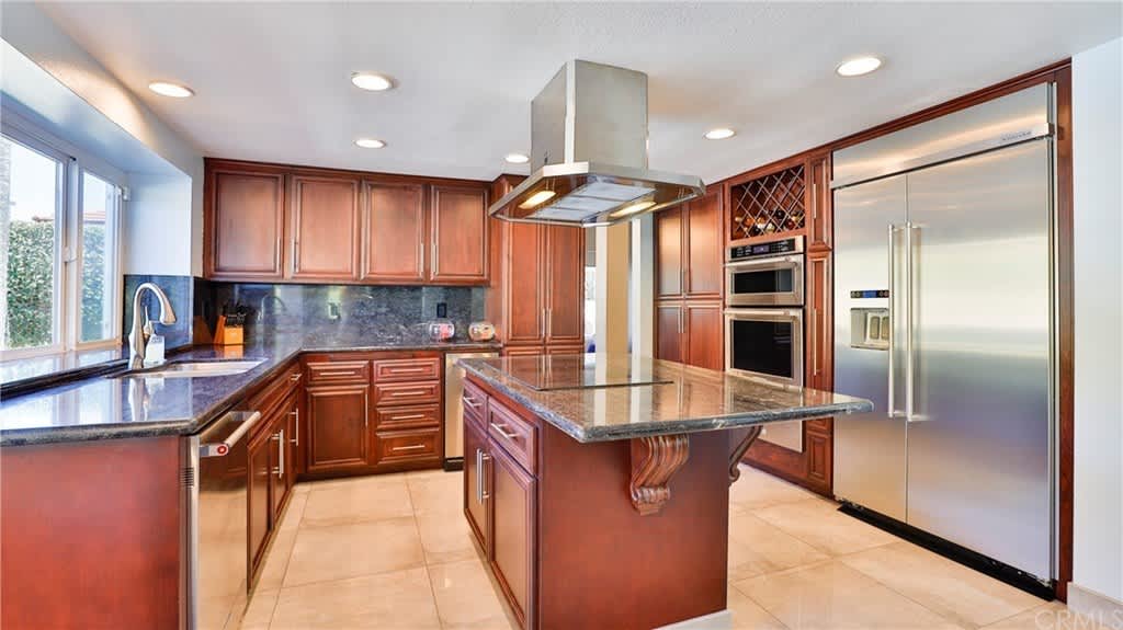 2372 N Vallejo Way