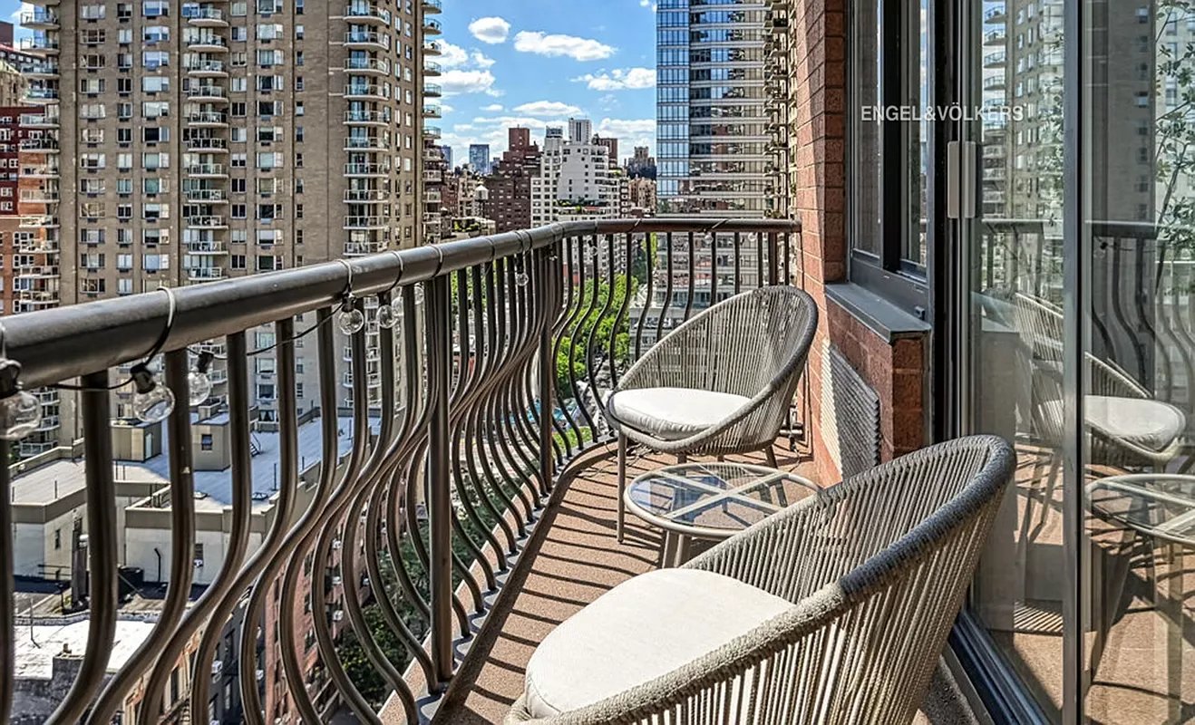 343 E 74th St #17CD