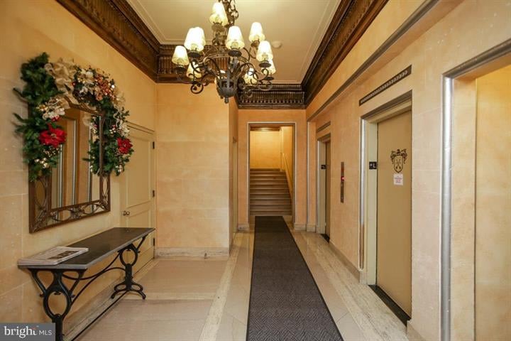 2031-35 Locust St Unit: 1704