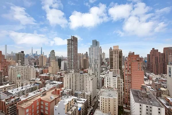 1725 York Avenue Unit: 32G