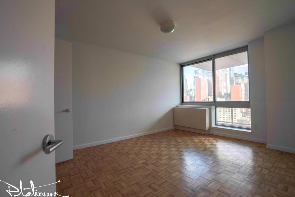505 West 37th Street, Apt 3475