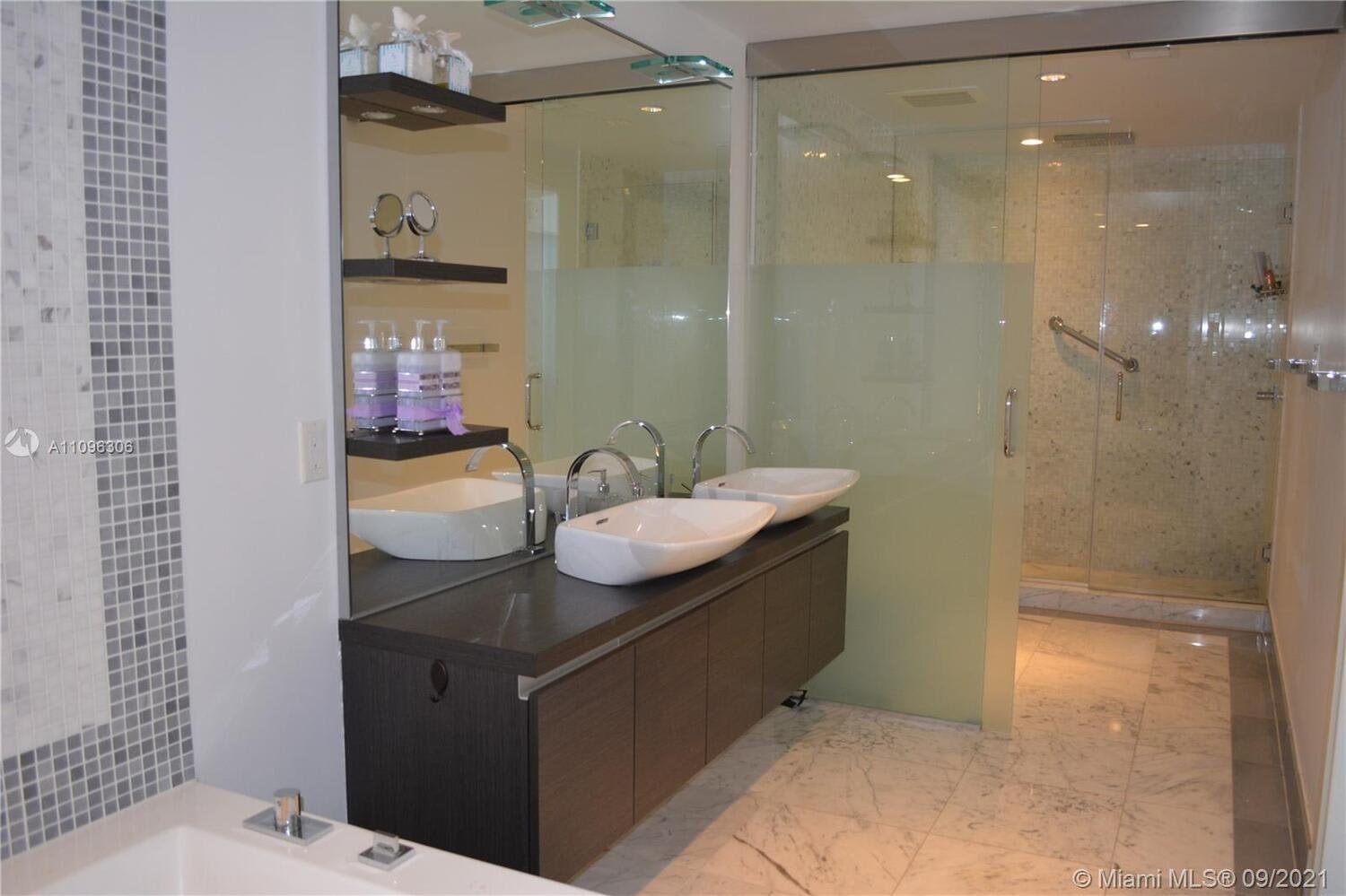 200 Biscayne Blvd Way, #3308  
