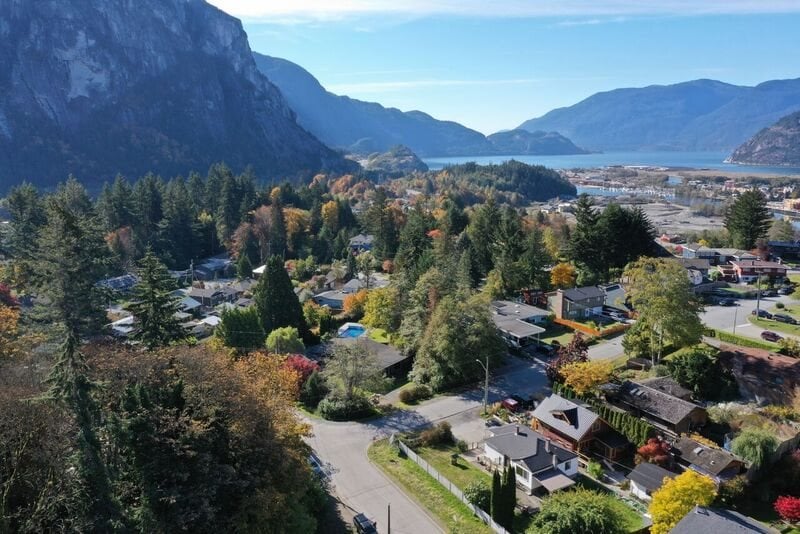 1779 Vista Cres