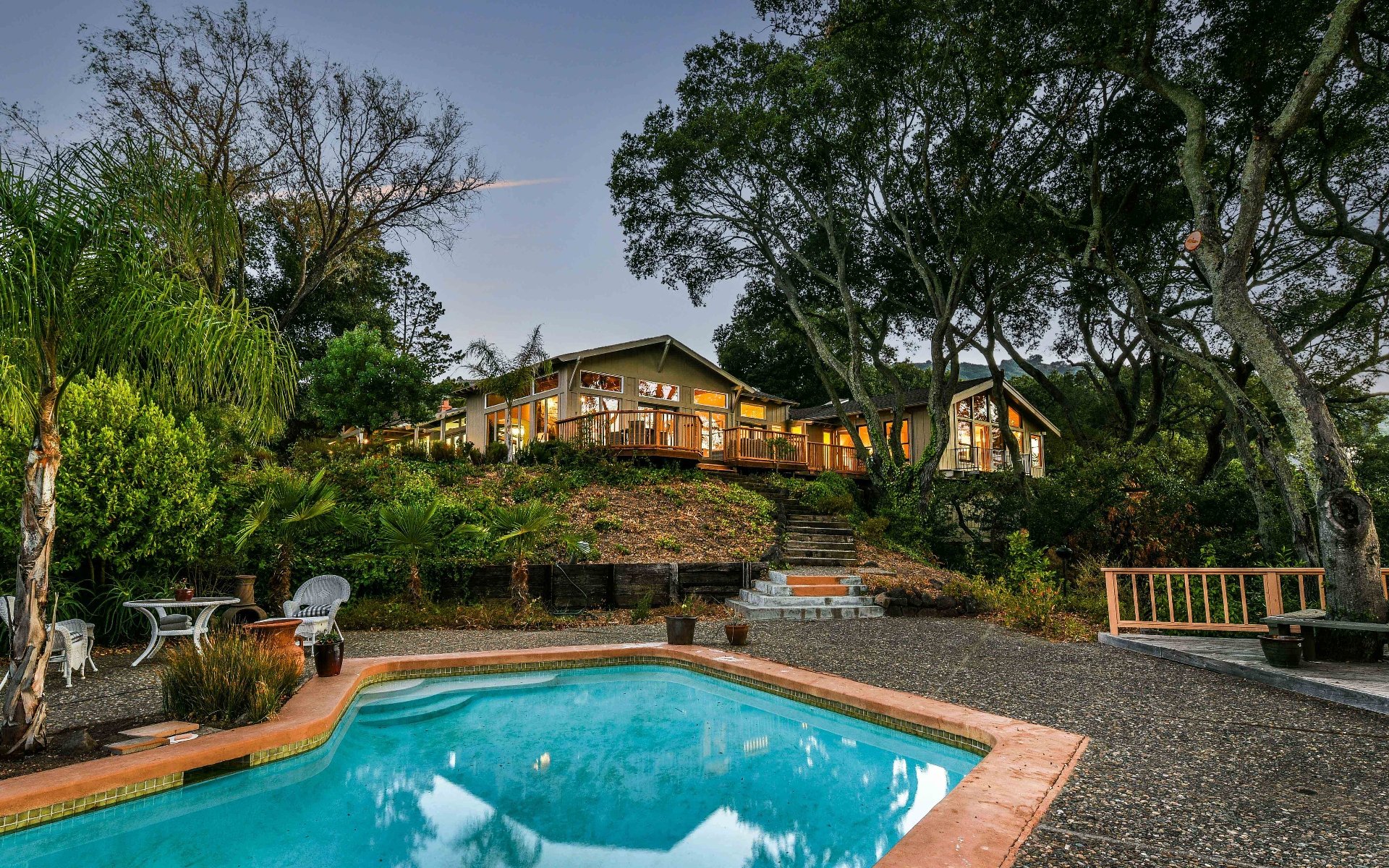 512 Highland Dr