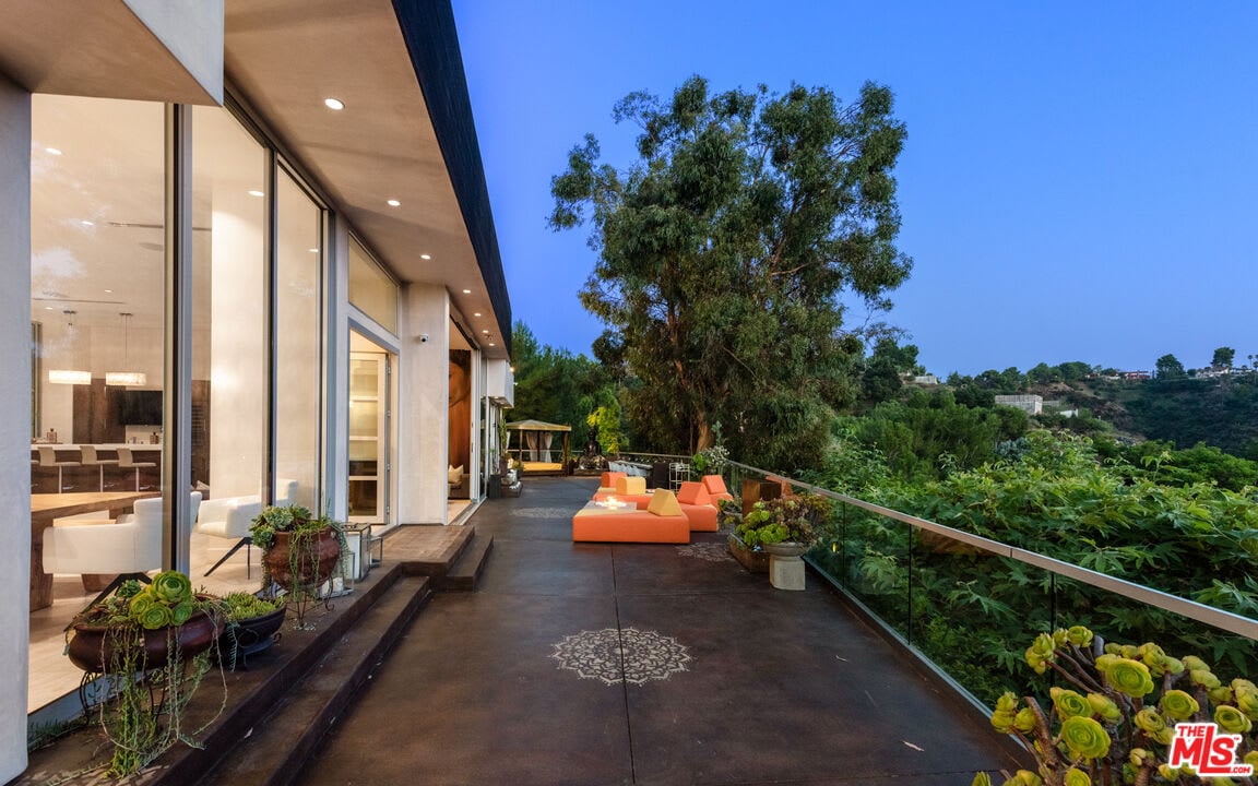 View Opulent