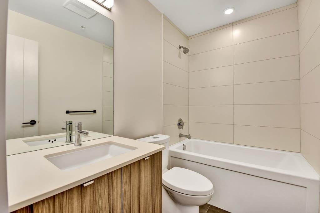 7-32828 Landeau Pl