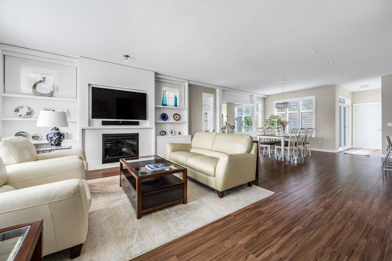 5-10500 Delsom Cres