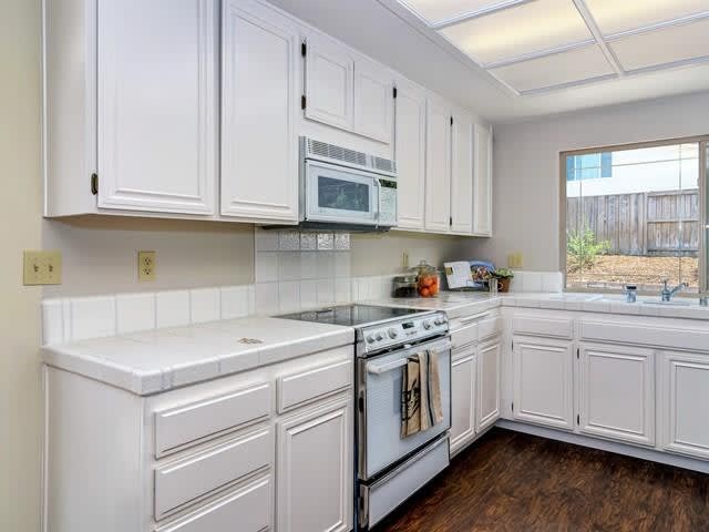 640 Sutton Ct