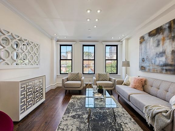 84a Lexington Ave