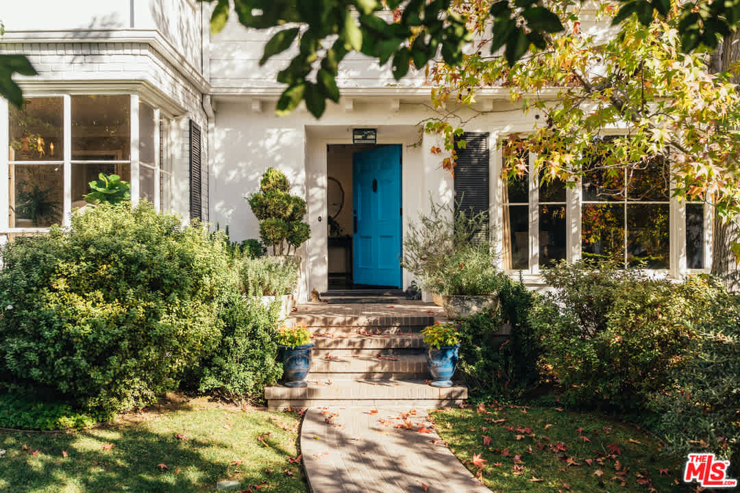 1134 Sierra Alta Way 