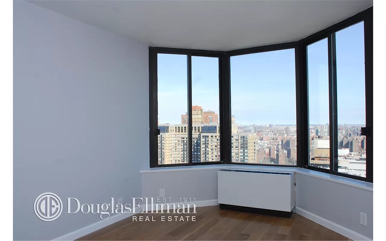 300 East 93rd Street Unit: 40D