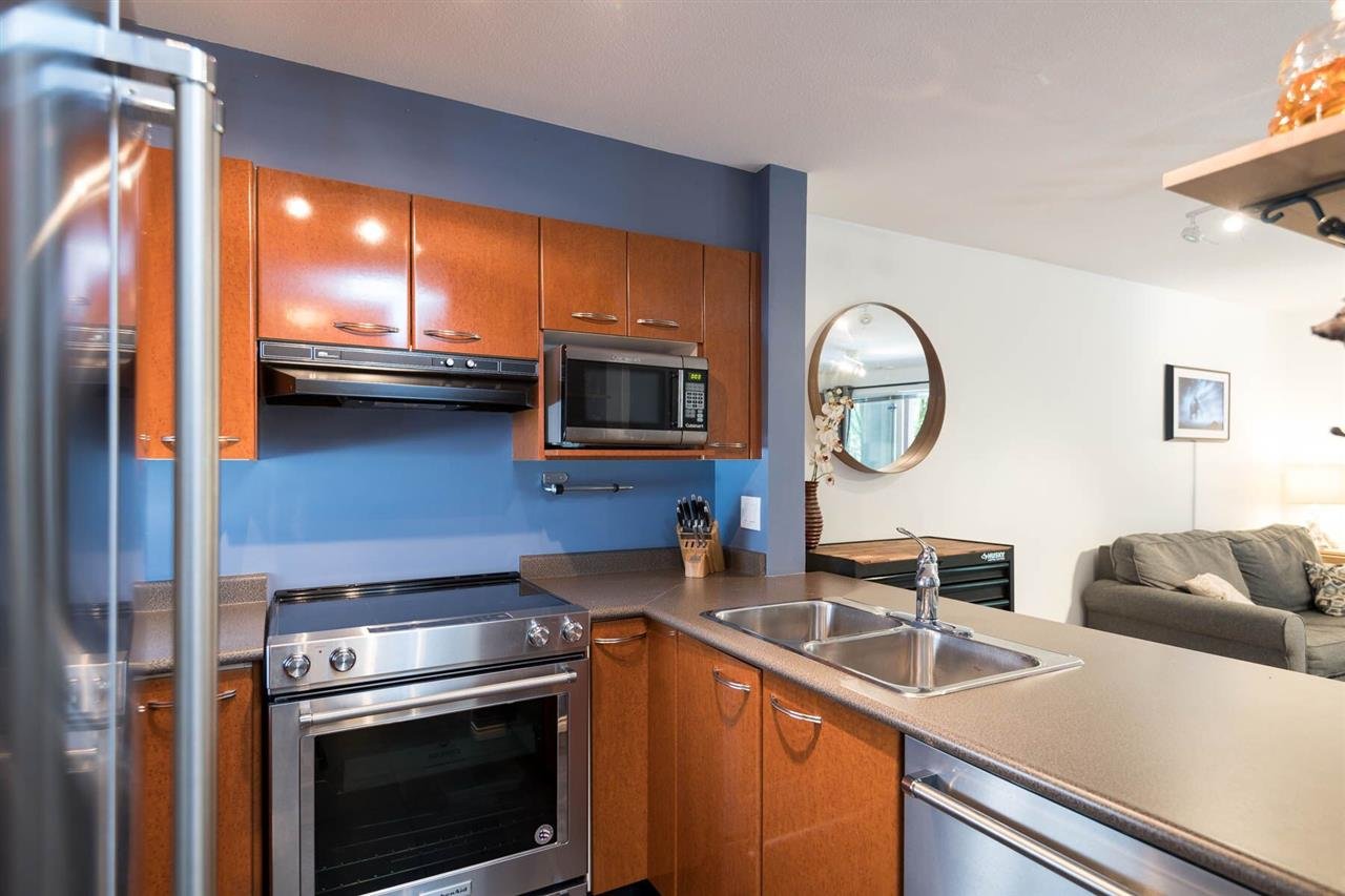 202-1688 E 8th Ave