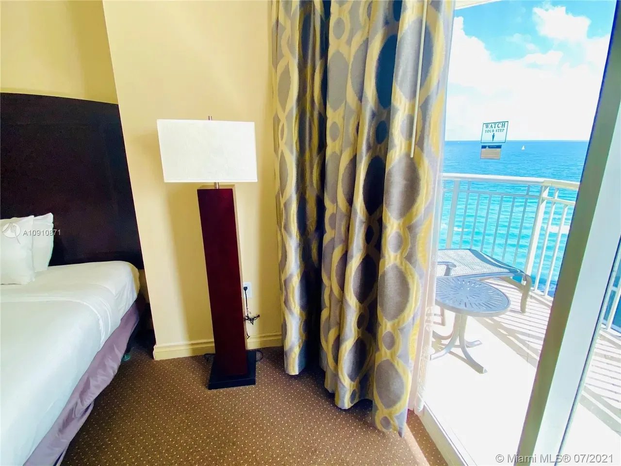 17375 Collins Ave Unit 1204