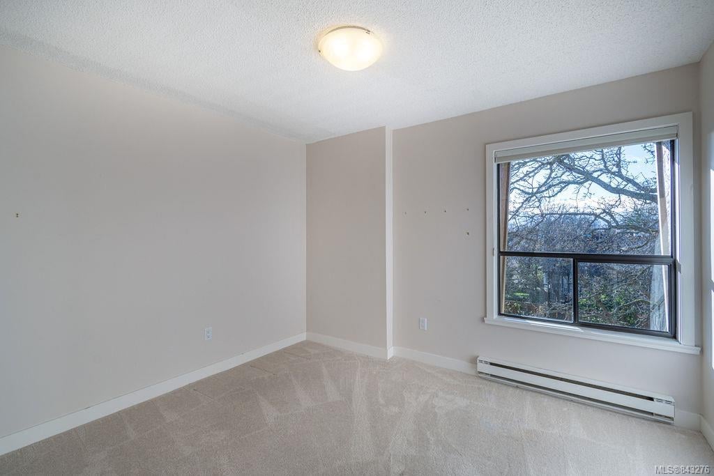 405-2125 Oak Bay Ave