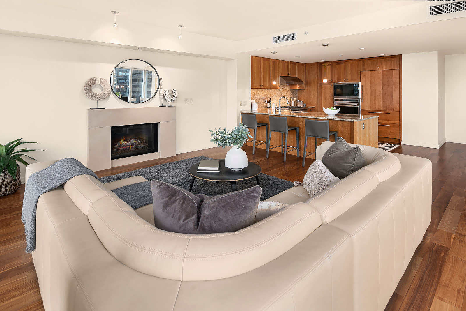 10700 NE 4th Street, Unit 1016