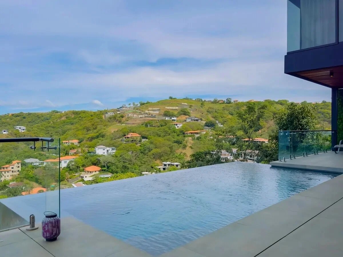 Elevated Infinity Pool Home, Papagayo, Guanacaste