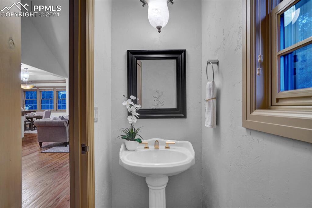 1275 Log Hollow Point