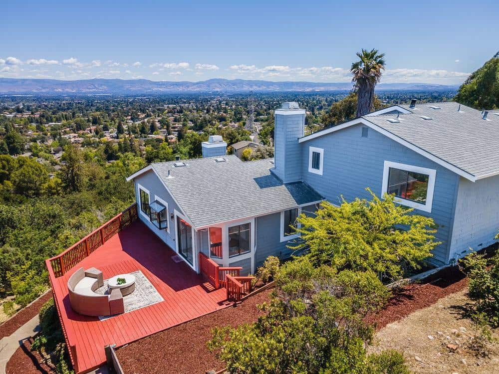 23026 Voss Avenue • Cupertino • 95014