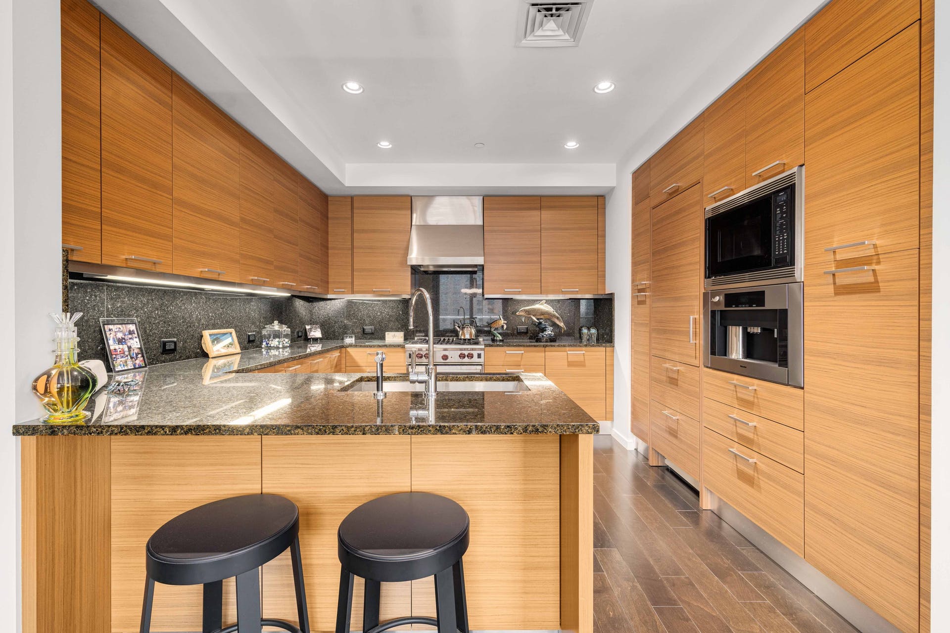  Listing 200 Congress Avenue #23B