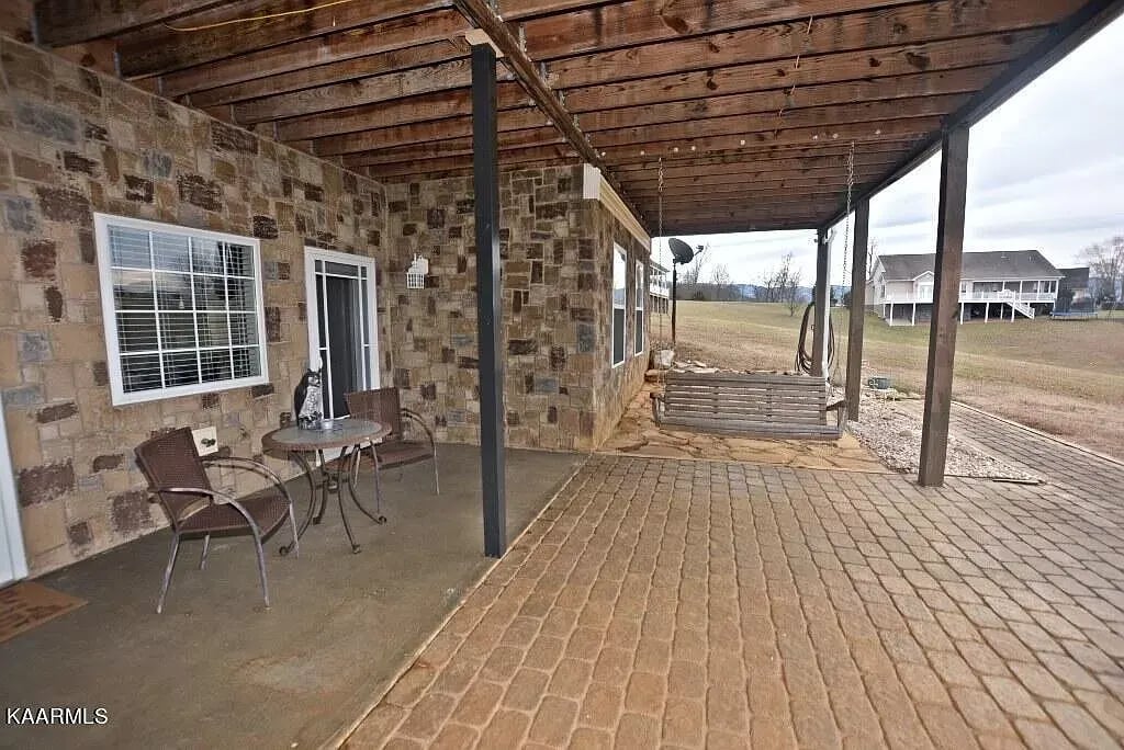 2904 English Hills Dr