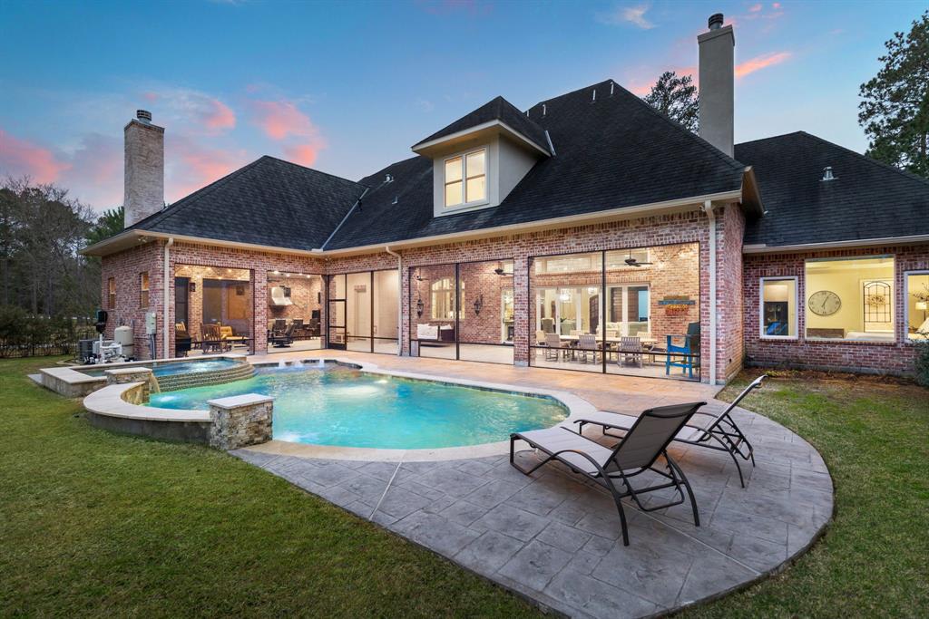 9927 Clubhouse Circle