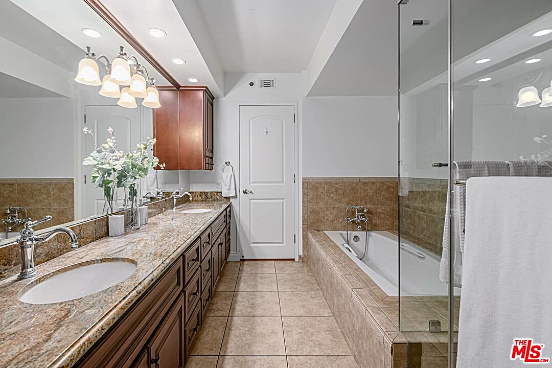 222 Monterey Rd Unit: 205